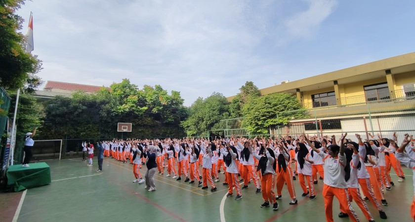 Jumat Sehat: Senam Pagi di SMK Tiara Nusa